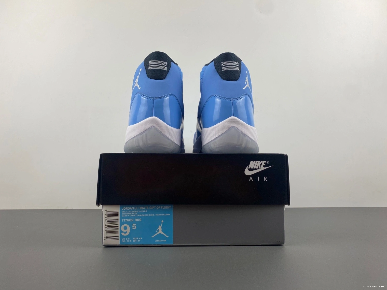 29) Flight Ultimate Gift of 717602-900 Jordan - (11 0928